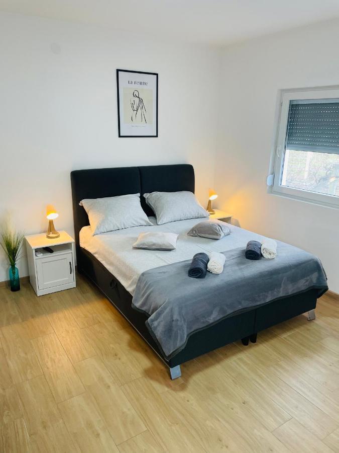 Muki Apartments Surčin Dış mekan fotoğraf