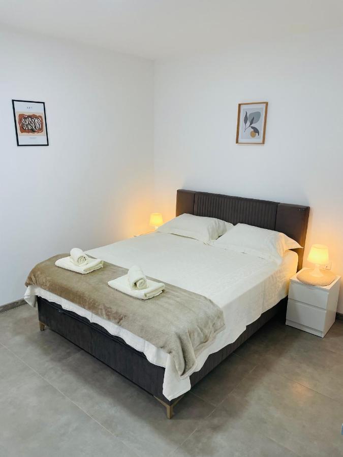Muki Apartments Surčin Dış mekan fotoğraf
